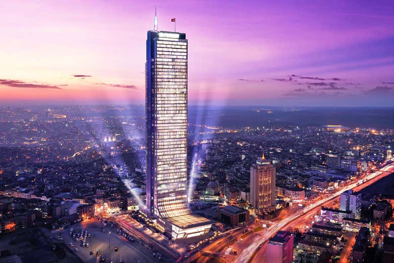 L'Istanbul Sapphire illuminato