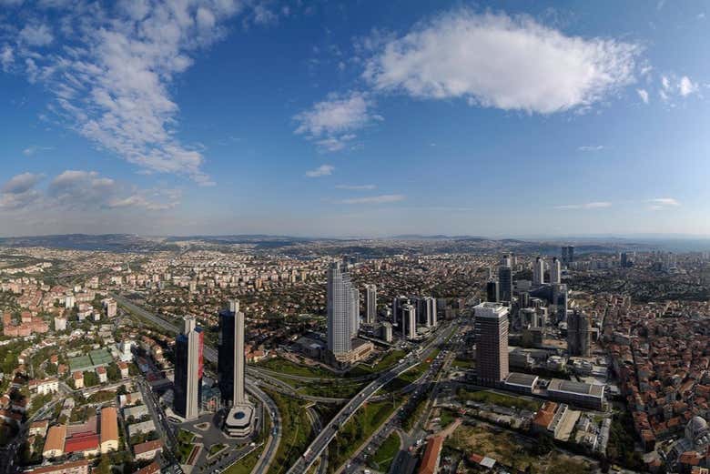 Vista di Istanbul dalla Istanbul Sapphire
