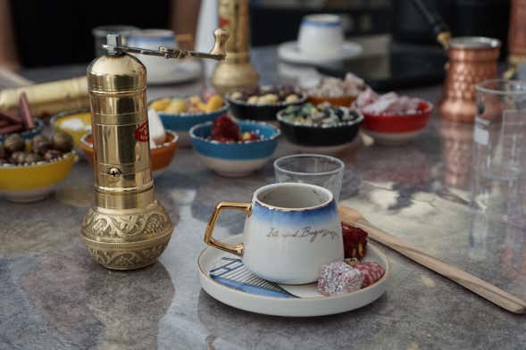 Laboratorio di caffè turco a Istanbul